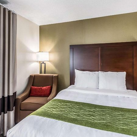 Comfort Inn Medford-Long Island Екстер'єр фото