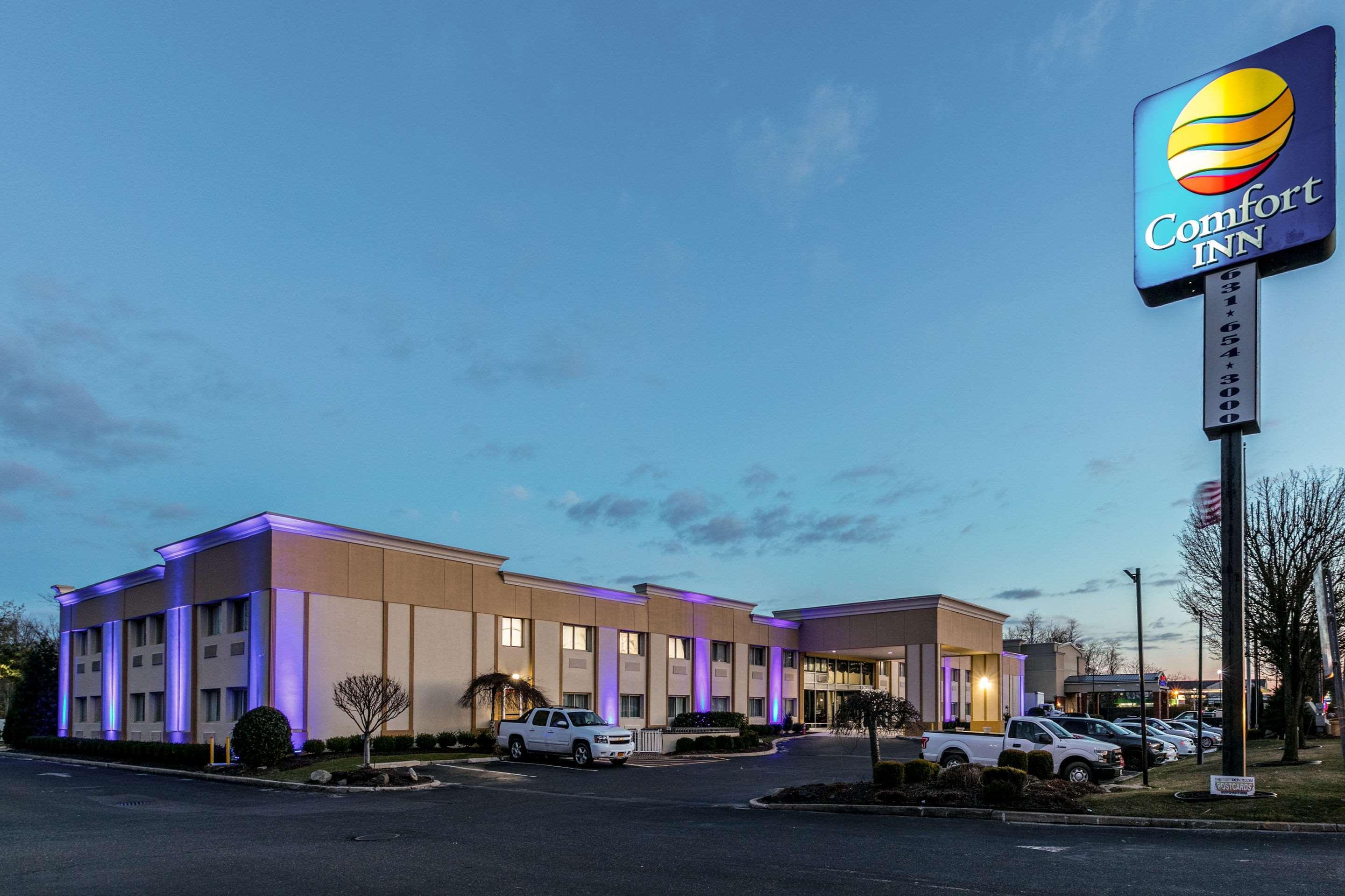 Comfort Inn Medford-Long Island Екстер'єр фото