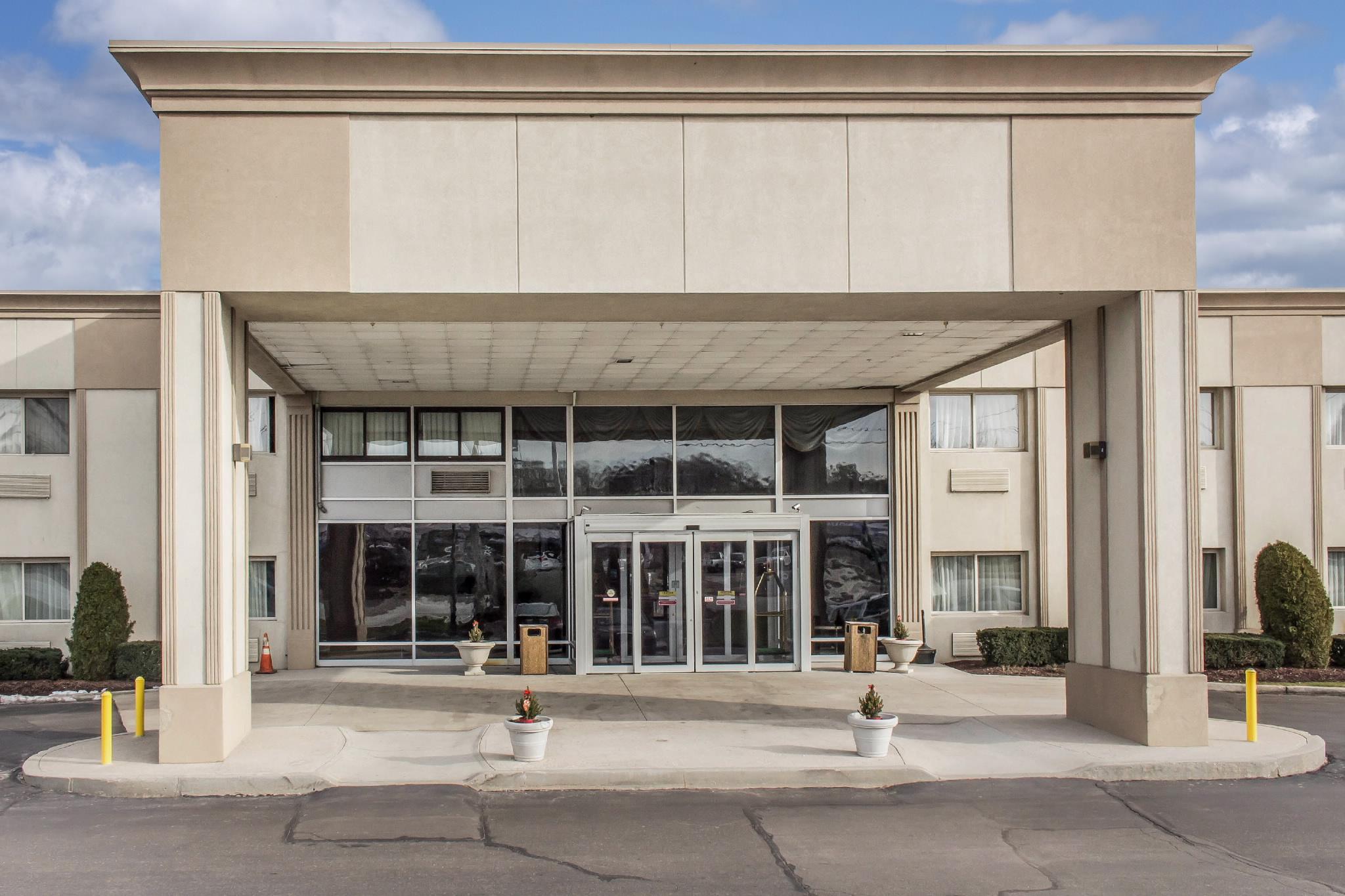 Comfort Inn Medford-Long Island Екстер'єр фото