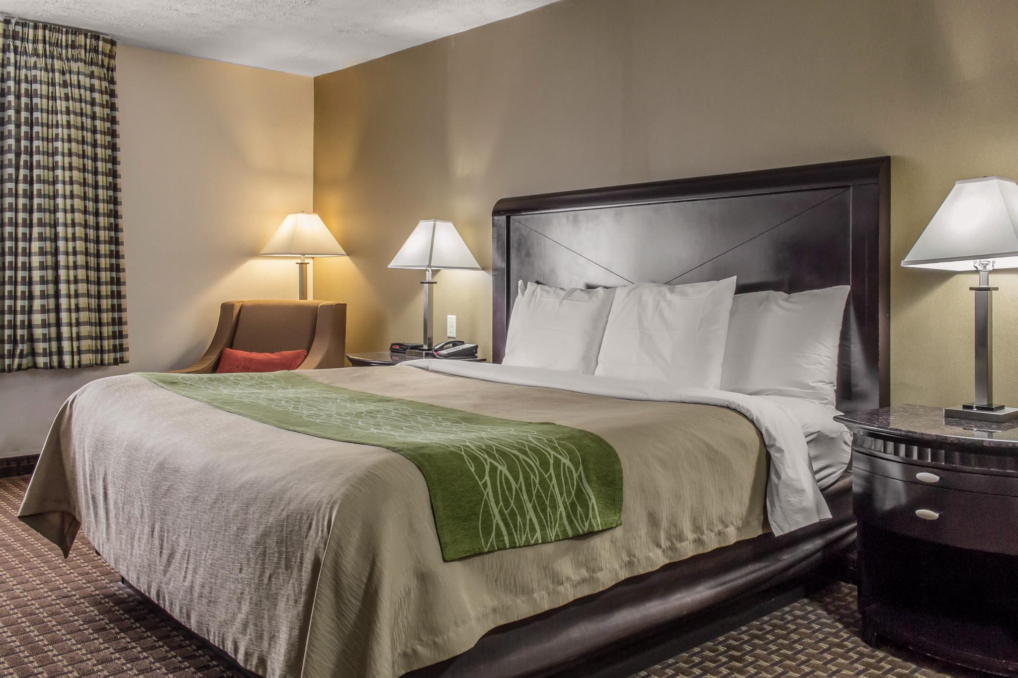 Comfort Inn Medford-Long Island Екстер'єр фото