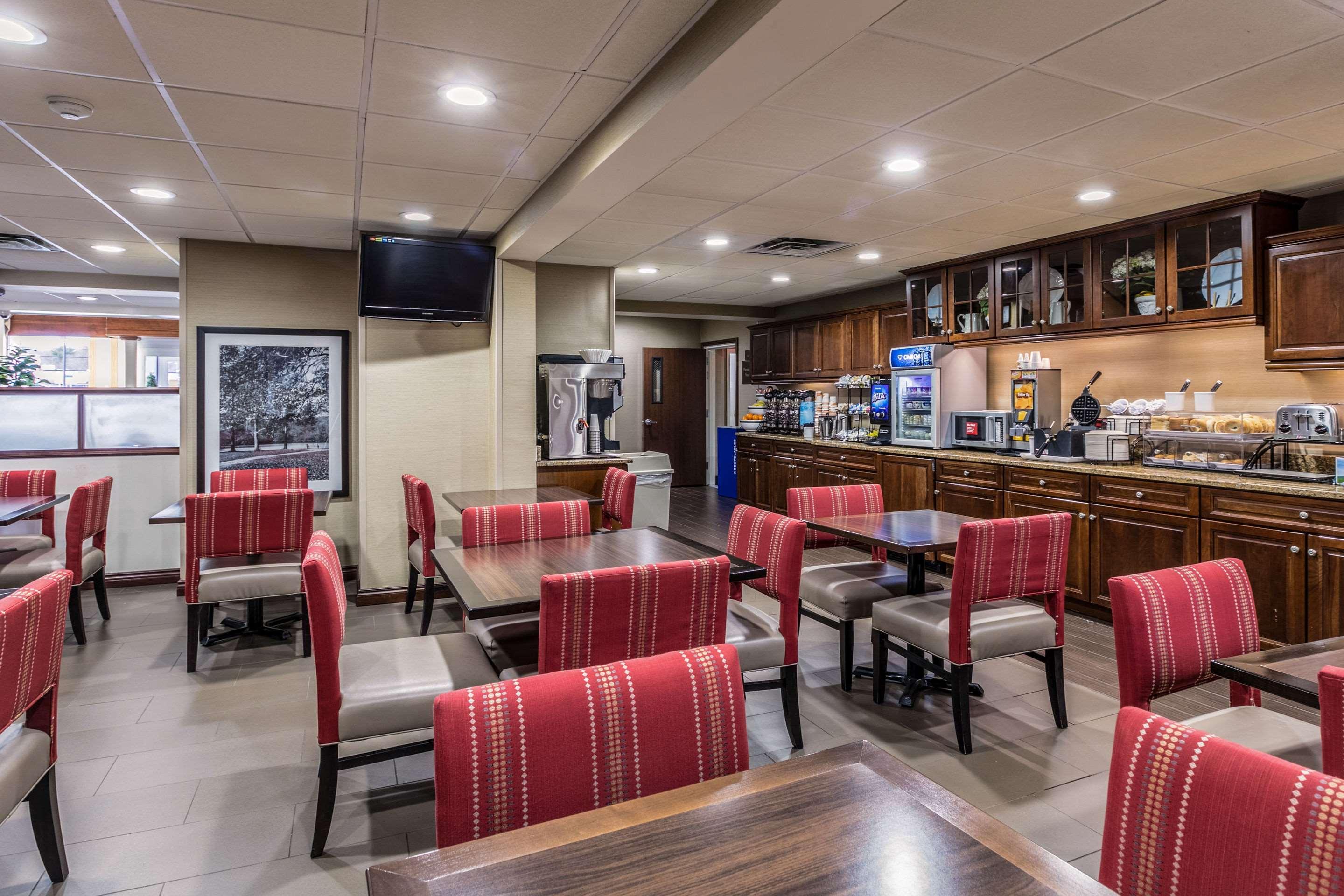 Comfort Inn Medford-Long Island Екстер'єр фото