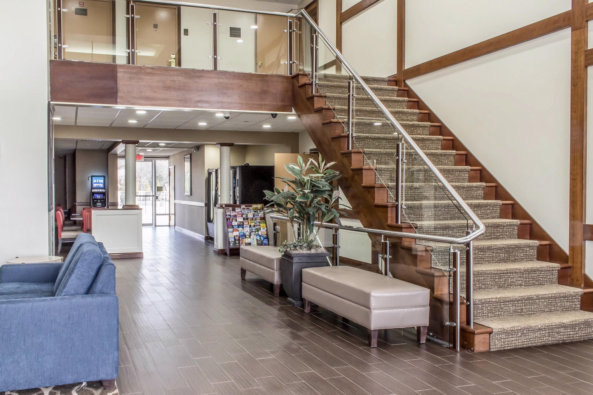 Comfort Inn Medford-Long Island Екстер'єр фото