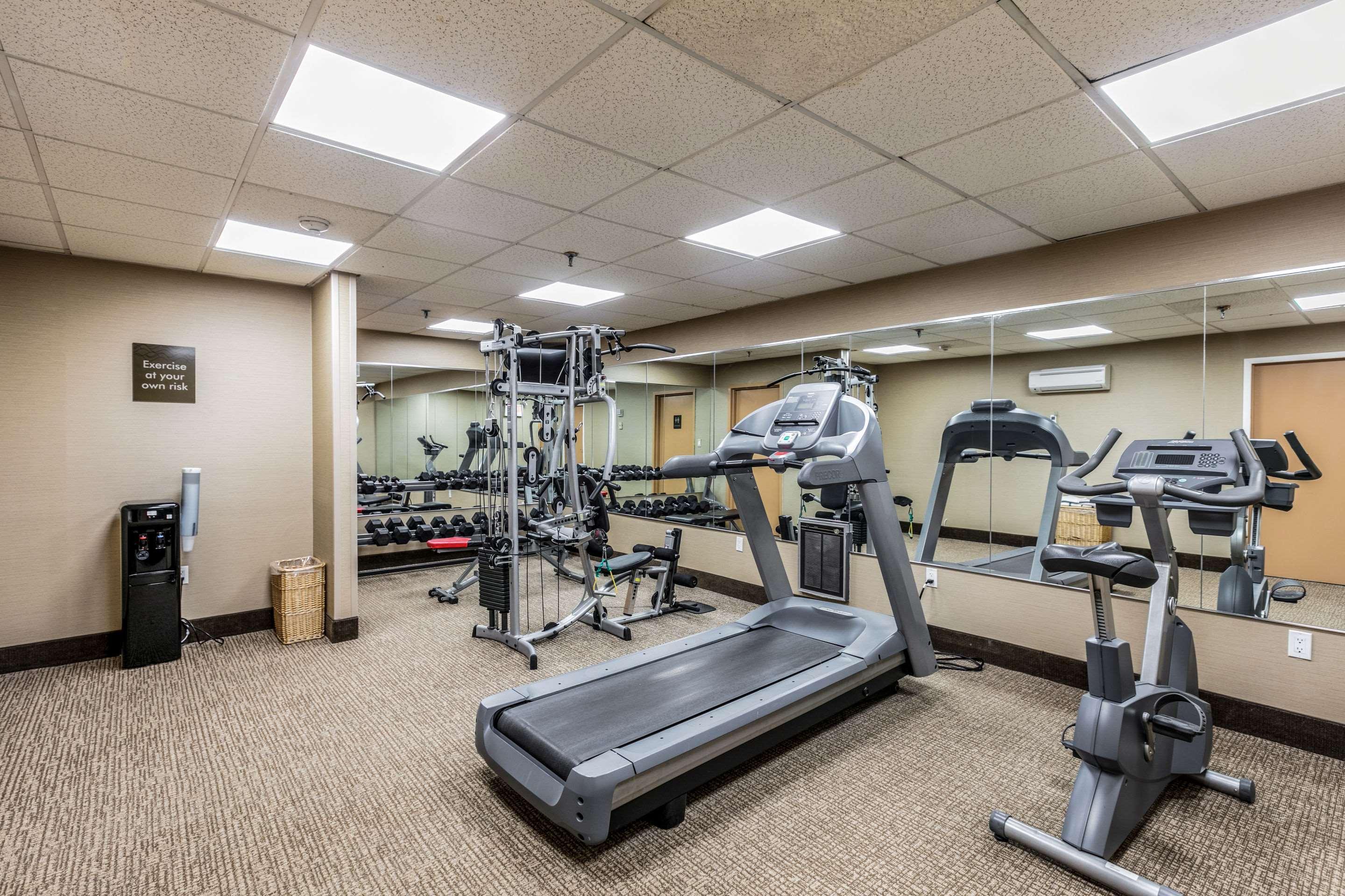 Comfort Inn Medford-Long Island Екстер'єр фото