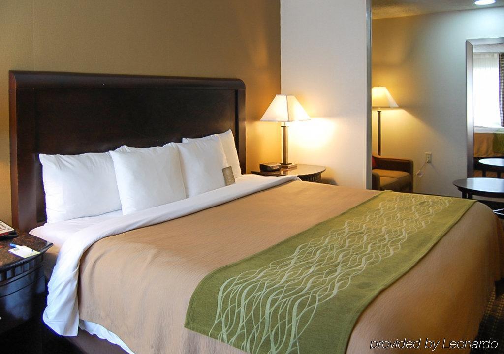 Comfort Inn Medford-Long Island Екстер'єр фото